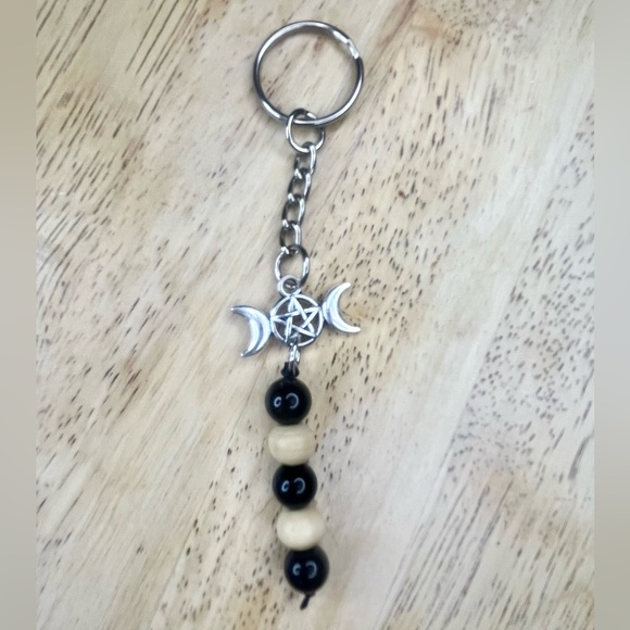 Handmade triple moon pentagram with gold sheen obsidian keychain. - Picture 3 of 3